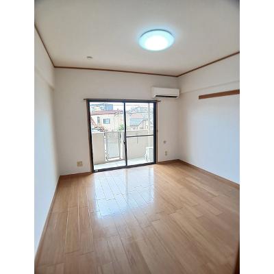 サムデイ小郡 205【管理NO：1-011853201-02050】 ★家具家電は申し込み後に搬入します★ ★2026年10月上旬入居可能★の物件写真2