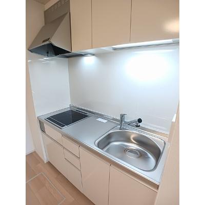 シュバルツハウス防府 102【管理NO：1-028134801-01020】 ★家具家電は申し込み後に搬入します★の物件写真3