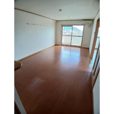 レジデンス牟礼 307【管理NO：1-013807101-03070】 ★家具家電は申し込み後に搬入します★の物件写真2