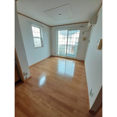 メロウパヒューム蘭 201【管理NO：1-011832602-02010】 ★家具家電は申し込み後に搬入しますの物件写真2