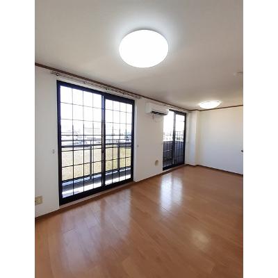 ボナール・ラシーヌ 202【管理NO：1-011755201-02020】 ★家具家電は申し込み後に搬入しますの物件写真2