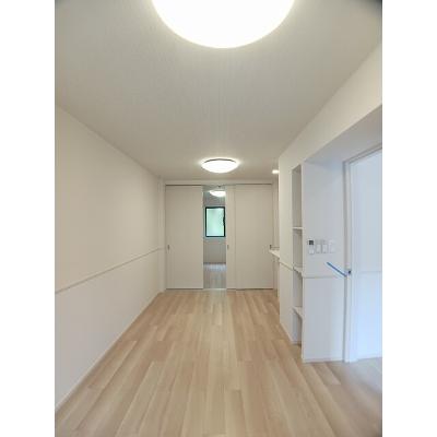 プルミエールサンⅡ 102【管理NO：1-027574102-01020】 ★家具家電は申し込み後に搬入しますの物件写真2