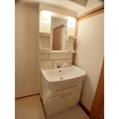 ラブリーウィング 201【管理NO：1-013692301-02010】 ★家具家電は申し込み後に搬入します★の物件写真6