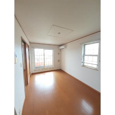 サンリット・リバー 201【管理NO：1-012758601-02010】 ★家具家電は申し込み後に搬入します★の物件写真2