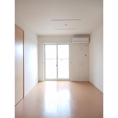 エルカーサ　Ⅲ 201【管理NO：1-019144101-02010】 ★家具家電は申し込み後に搬入しますの物件写真2