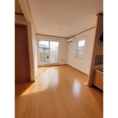 シャンドフルール　Ⅱ 201【管理NO：1-011367202-02010】 ★家具家電は申し込み後に搬入します★の物件写真2
