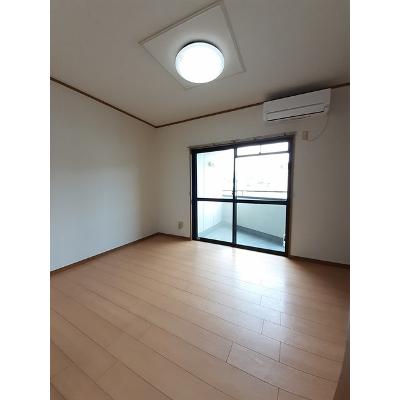 リトルコア 402【管理NO：1-006598801-04020】 ★家具家電は申し込み後に搬入します 2026年08月下旬入居可能の物件写真2