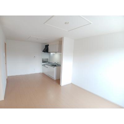 グランド　アルブル　Ⅰ 202【管理NO：1-019741201-02020】 ★家具家電は申し込み後に搬入します★ ★2026年10月上旬入居可能★の物件写真2