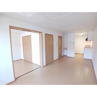 エヴァーグリーン　アース　２１ 203【管理NO：1-015092302-02030】 ★家具家電は申し込み後に搬入します★の物件写真2