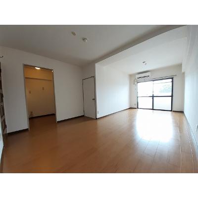 サンロイヤル幸 303【管理NO：1-007194601-03030】 ★家具家電は申し込み後に搬入します★の物件写真2