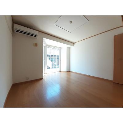 パエーゼ 103【管理NO：1-012974501-01030】 ★家具家電は申し込み後に搬入します★の物件写真2