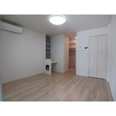 Ｃｏｗｂｅｌｌ　Ｃｏｕｒｔ 104【管理NO：1-027892301-01040】 ★家具家電は申し込み後に搬入しますの物件写真2