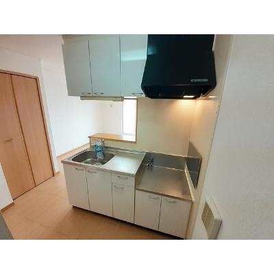 グラン・ファミーユ　Ⅱ 203【管理NO：1-014809102-02030】 ★家具家電は申し込み後に搬入しますの物件写真3