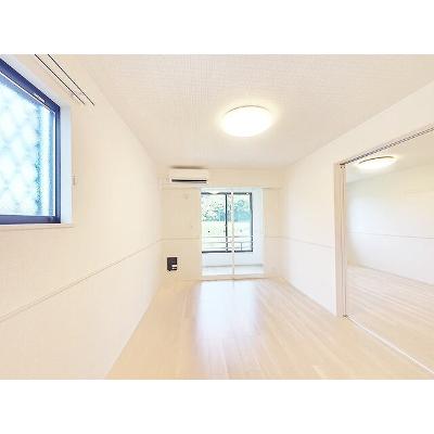 パークサイド 101【管理NO：1-028377801-01010】 ★家具家電は申し込み後に搬入しますの物件写真2
