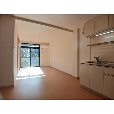 ボヌール壱番館 102【管理NO：1-007489601-01020】 ★家具家電は申し込み後に搬入しますの物件写真2