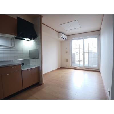 プラシードＢ 202【管理NO：1-011232602-02020】 ★家具家電は申し込み後に搬入します★の物件写真2