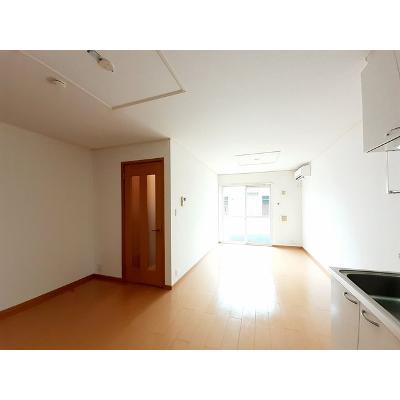 レアル・カーサ 103【管理NO：1-014611301-01030】 ★家具家電は申し込み後に搬入しますの物件写真2