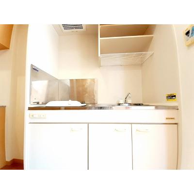 薫風館 104【管理NO：1-013239201-01040】 ★家具家電は申し込み後に搬入します★の物件写真3