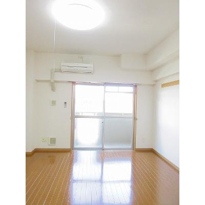 グロリオーサ 205【管理NO：1-014073201-02050】 ★家具家電は申し込み後に搬入します 2026年08月中旬入居可能の物件写真2