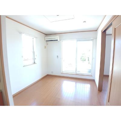 ブルーベリー・ガーデンＢ 203【管理NO：1-013391402-02030】 ★家具家電は申し込み後に搬入しますの物件写真2