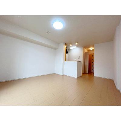 イーリス東唐津 103【管理NO：1-018974301-01030】 ★家具家電は申し込み後に搬入しますの物件写真2