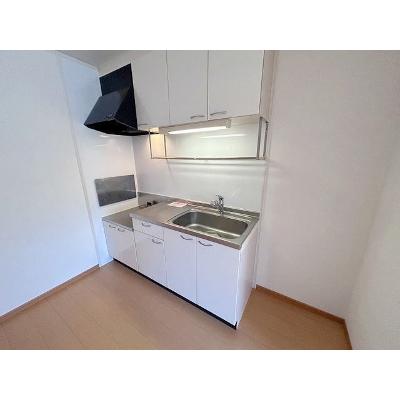 コモドポスト 203【管理NO：1-014800101-02030】 ★家具家電は申し込み後に搬入します★の物件写真3