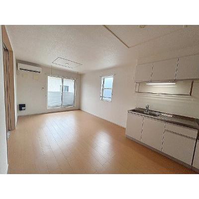 レスポワールからつ 201【管理NO：1-017584501-02010】 ★家具家電は申し込み後に搬入しますの物件写真2
