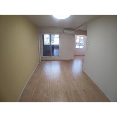 エスペランサ 202【管理NO：1-022654301-02020】 ★家具家電は申し込み後に搬入しますの物件写真2