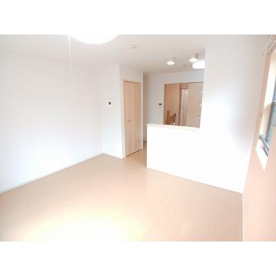 ＬＩＢＥＲＴＹ　ＣＯＵＲＴ 201【管理NO：1-018553601-02010】 ★家具家電は申し込み後に搬入しますの物件写真2