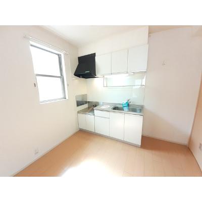 サン・メゾン 204【管理NO：1-017792001-02040】 ★家具家電は申し込み後に搬入しますの物件写真3
