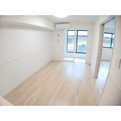 コスタ・ルーチェ 102【管理NO：1-028393801-01020】 ★家具家電は申し込み後に搬入します★の物件写真2