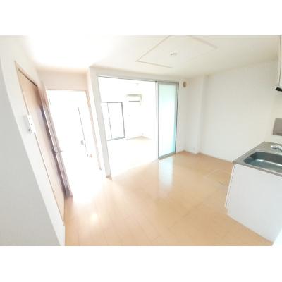 アルバカーサＭ 101【管理NO：1-018593701-01010】 ★家具家電は申し込み後に搬入しますの物件写真2