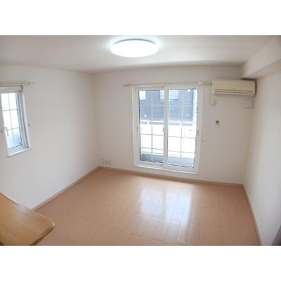 ルルーシュ 201【管理NO：1-016249502-02010】 ★家具家電は申し込み後に搬入しますの物件写真2