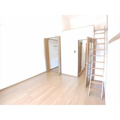 プラシードＩ 202【管理NO：1-012208001-02020】 ★家具家電は申し込み後に搬入しますの物件写真2