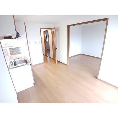 リバーサイド　アイ 203【管理NO：1-010219801-02030】 ★家具家電は申し込み後に搬入しますの物件写真2
