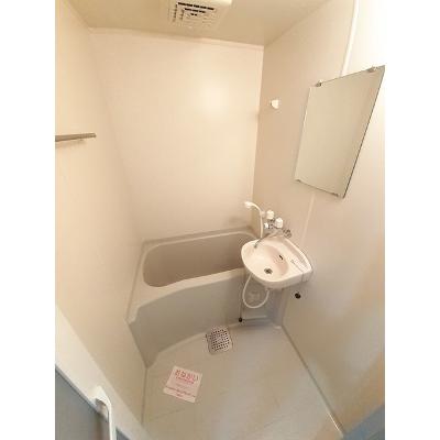 マーベラス 302【管理NO：1-009536001-03020】 ★家具家電は申し込み後に搬入します★の物件写真4