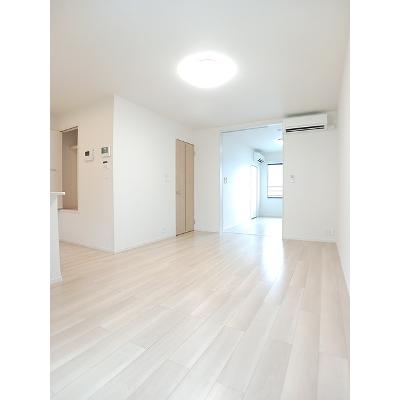 ピエモンテ　愛宕 204【管理NO：1-028087601-02040】 ★家具家電は申し込み後に搬入しますの物件写真2
