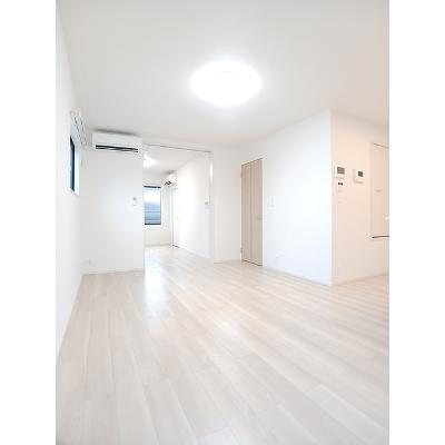 ピエモンテ　愛宕 201【管理NO：1-028087601-02010】 ★家具家電は申し込み後に搬入しますの物件写真2