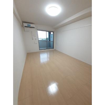ルミリクス 405【管理NO：1-021688501-04050】 ★家具家電は申し込み後に搬入します★の物件写真2