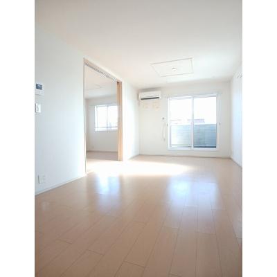 パストラーレ 203【管理NO：1-019428801-02030】 ★家具家電は申し込み後に搬入しますの物件写真2