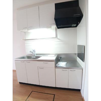サンシャイン 104【管理NO：1-014525601-01040】 ★家具家電は申し込み後に搬入します★の物件写真3