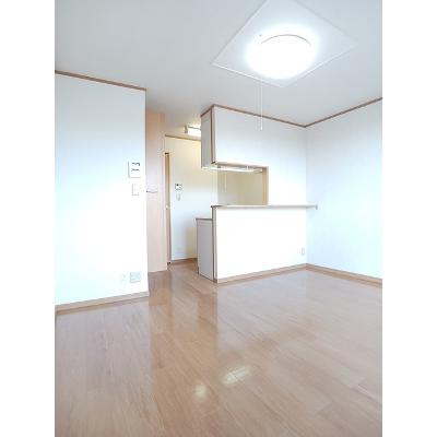 ペルラ 203【管理NO：1-012768302-02030】 ★家具家電は申し込み後に搬入します★の物件写真2