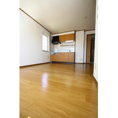フロール 201【管理NO：1-010062001-02010】 ★家具家電は申し込み後に搬入します★ ★2026年09月下旬入居可能★の物件写真2