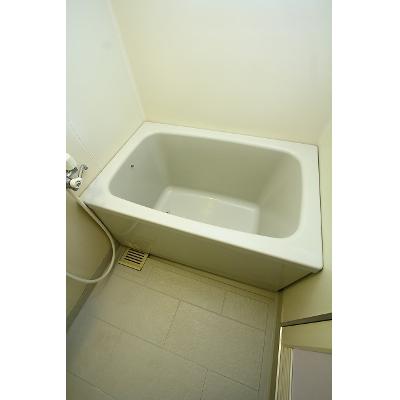 フロール 201【管理NO：1-010062001-02010】 ★家具家電は申し込み後に搬入します★ ★2026年09月下旬入居可能★の物件写真4