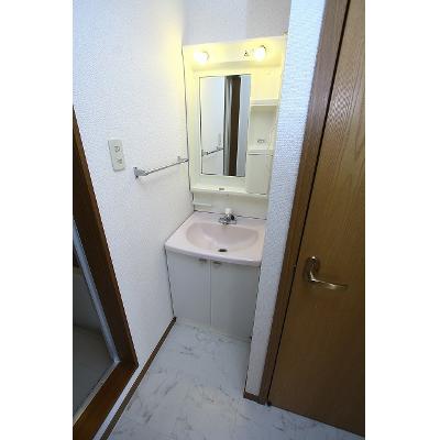 フロール 201【管理NO：1-010062001-02010】 ★家具家電は申し込み後に搬入します★ ★2026年09月下旬入居可能★の物件写真6