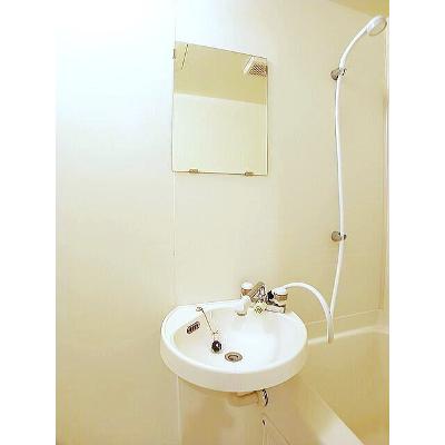 デパートメントアラキ 105【管理NO：1-003470901-01050】 ★家具家電は申し込み後に搬入します★の物件写真6