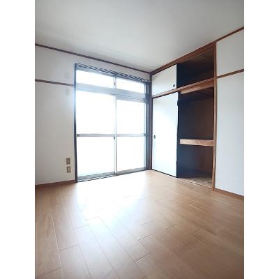 レピュートおんつか 203【管理NO：1-001170201-02030】 ★家具家電は申し込み後に搬入します★の物件写真2