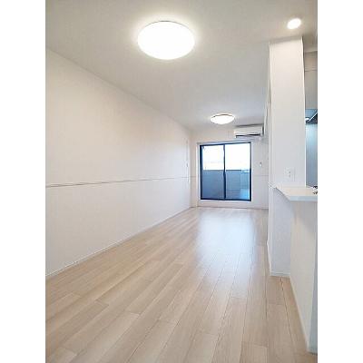 リーヴⅡ 204【管理NO：1-027338302-02040】 ★家具家電は申し込み後に搬入しますの物件写真2