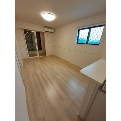 トレスプエンテ　Ⅱ 103【管理NO：1-026973602-01030】 ★家具家電は申し込み後に搬入しますの物件写真2