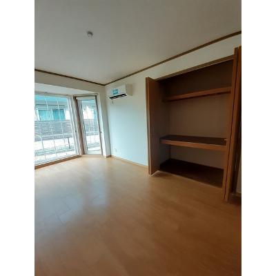 スターリースカイ 102【管理NO：1-007634101-01020】 ★家具家電は申し込み後に搬入します 2026年07月上旬入居可能の物件写真2